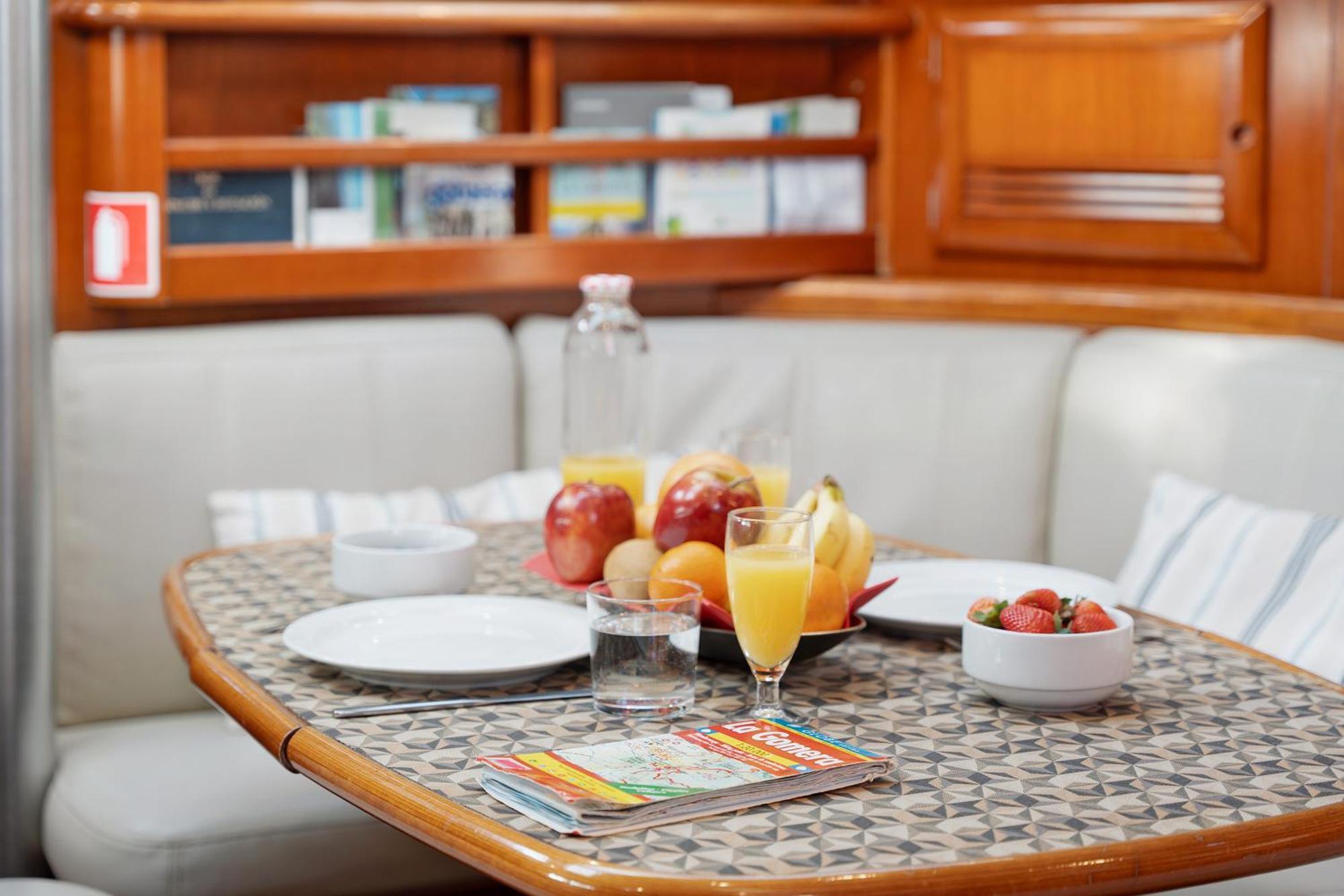 Pato Lucas Sail Boat Hotel San Sebastián de la Gomera Buitenkant foto